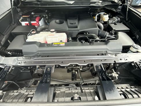 Used 2022 Toyota Tundra SR5 w/ SR5 Convenience Package AWD/4WD image 17