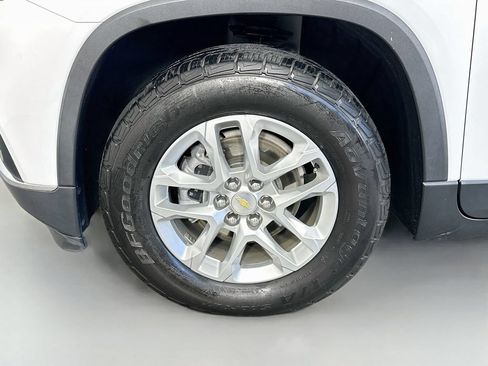 Used 2021 Chevrolet Traverse LT w/ LPO, Cargo Package FWD image 33