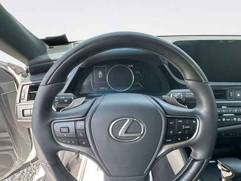 Used 2024 Lexus ES 300h Ultra Luxury w/ Accessory Package (Z2) FWD image 18