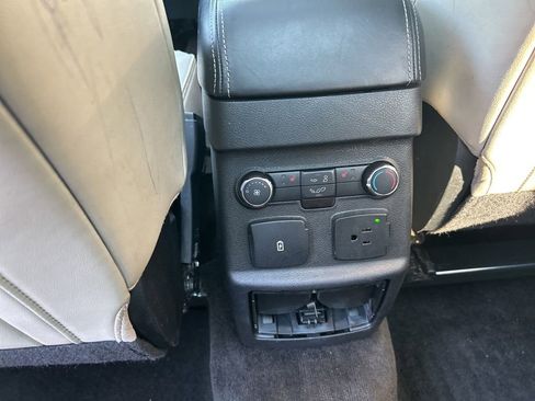 Used 2017 Ford Explorer Platinum AWD/4WD image 29