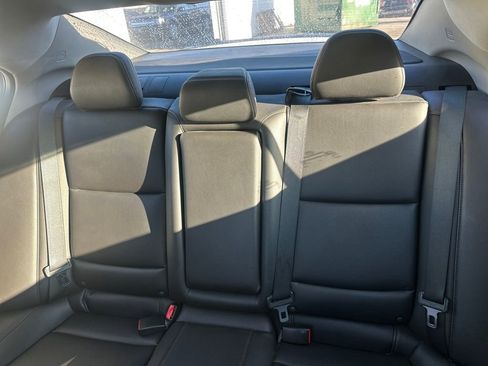 Used 2017 Acura TLX image 18
