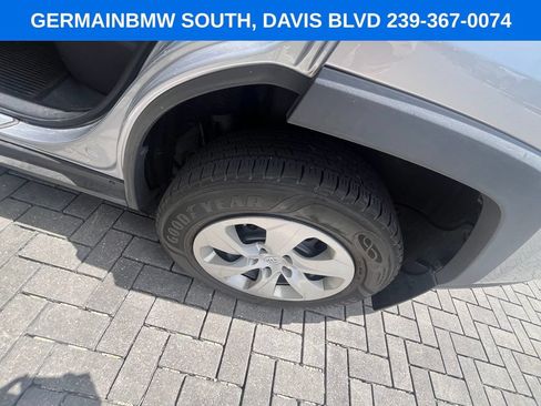 Used 2019 Toyota RAV4 LE AWD/4WD image 13