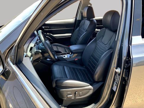 Certified 2023 Kia Telluride SX Prestige AWD/4WD image 8
