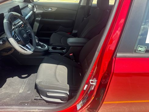 Used 2019 Kia Forte LXS FWD image 25