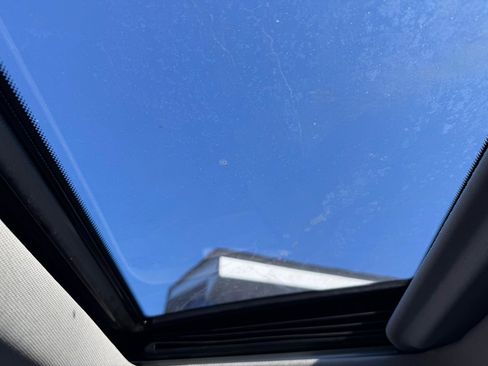 Used 2017 INFINITI QX60 Luxe w/ Deluxe Technology Package image 9