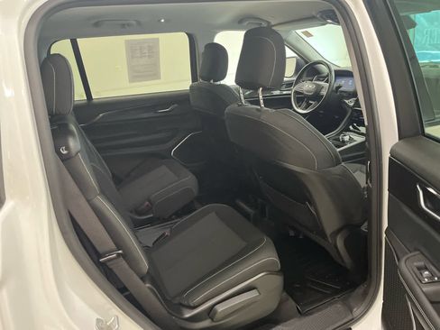 Used 2022 Jeep Grand Cherokee L Laredo w/ Luxury Tech Group I image 20