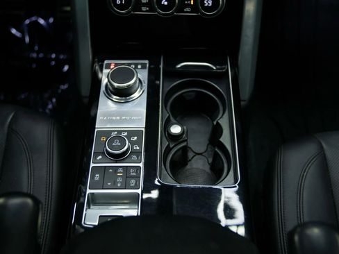 Used 2015 Land Rover Range Rover Supercharged AWD/4WD image 32