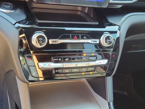 Used 2022 Ford Explorer ST-Line RWD image 27