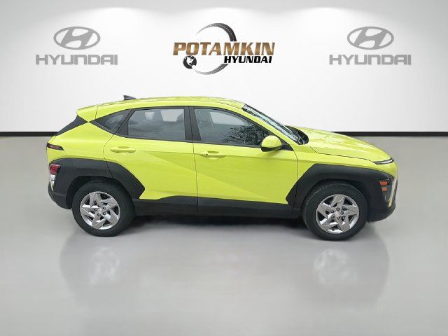 Certified 2025 Hyundai Kona SE FWD image 4