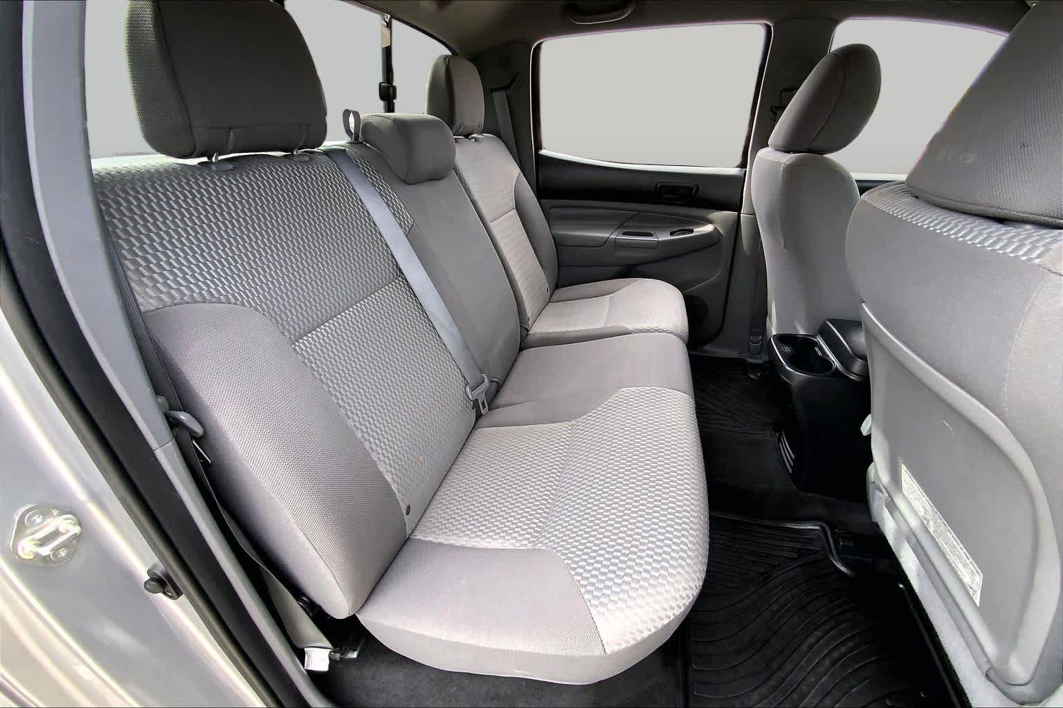 Used 2015 Toyota Tacoma PreRunner w/ SR5 Package RWD image 19