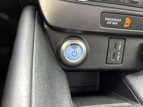 Used 2022 Nissan Leaf S image 26