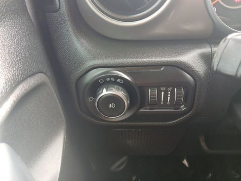 Used 2020 Jeep Wrangler Sport image 11