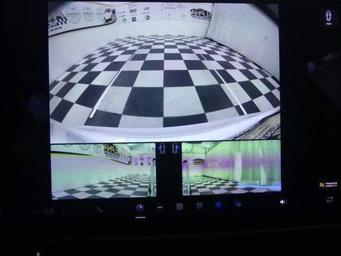 Used 2021 Tesla Model S Plaid image 11