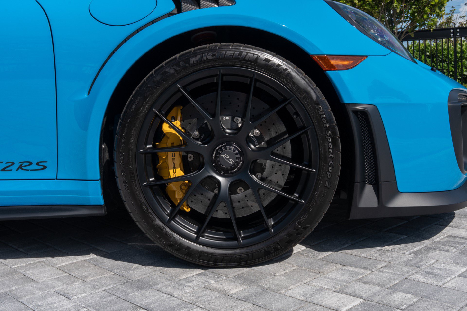 Used 2018 Porsche 911 GT2 RS w/ Weissach Package RWD image 16
