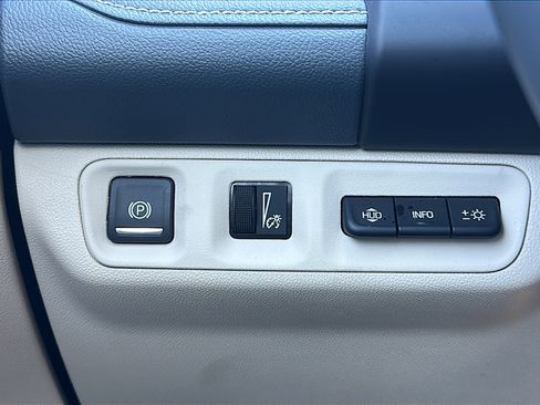 Used 2023 GMC Acadia Denali w/ Denali Ultimate Package image 37