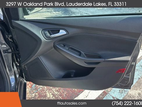 Used 2018 Ford Focus SE image 40