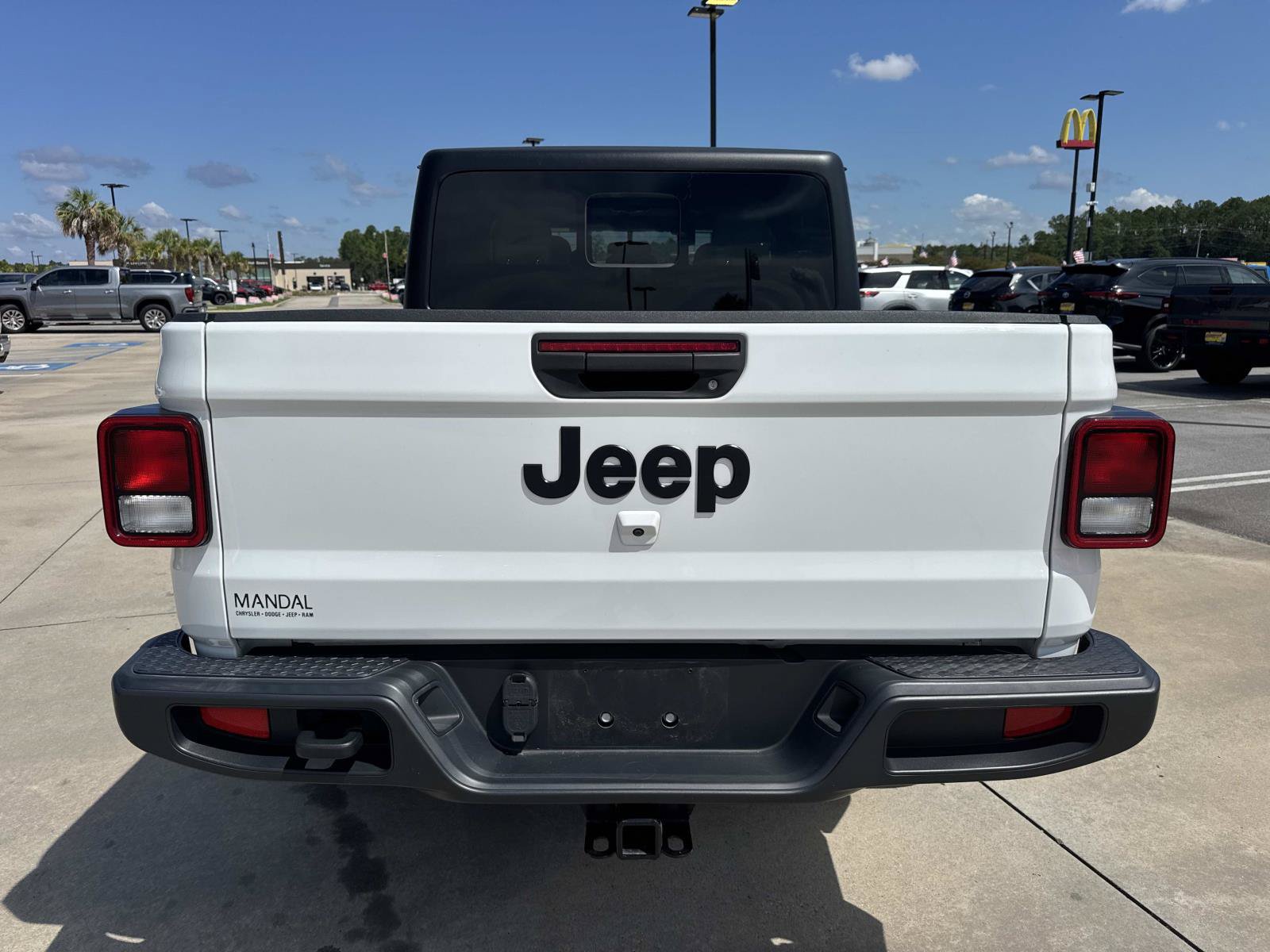 Used 2023 Jeep Gladiator Sport AWD/4WD image 6