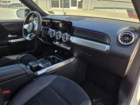 Used 2022 Mercedes-Benz GLB 250 image 28