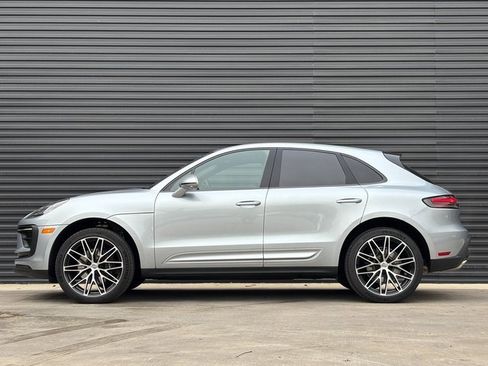 Certified 2025 Porsche Macan image 2
