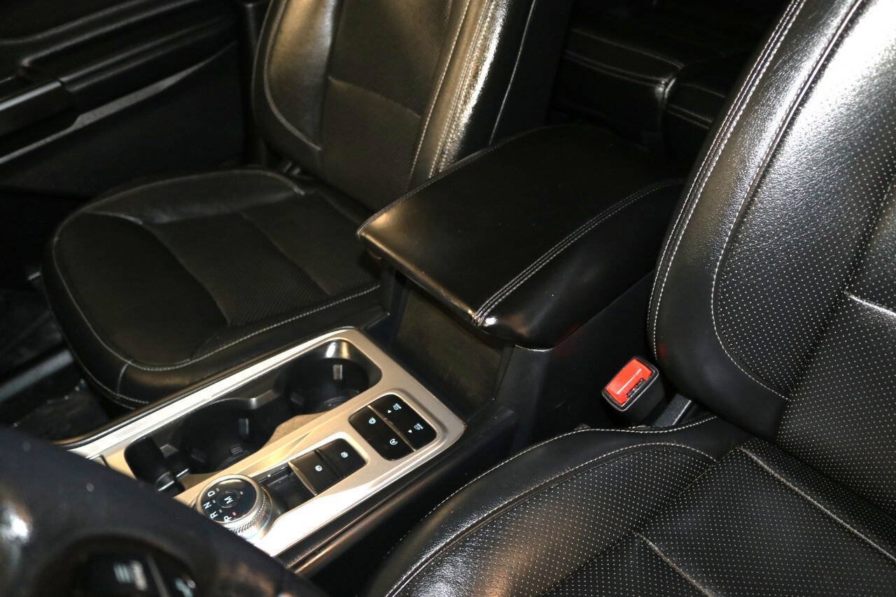 Used 2020 Ford Explorer XLT RWD image 76