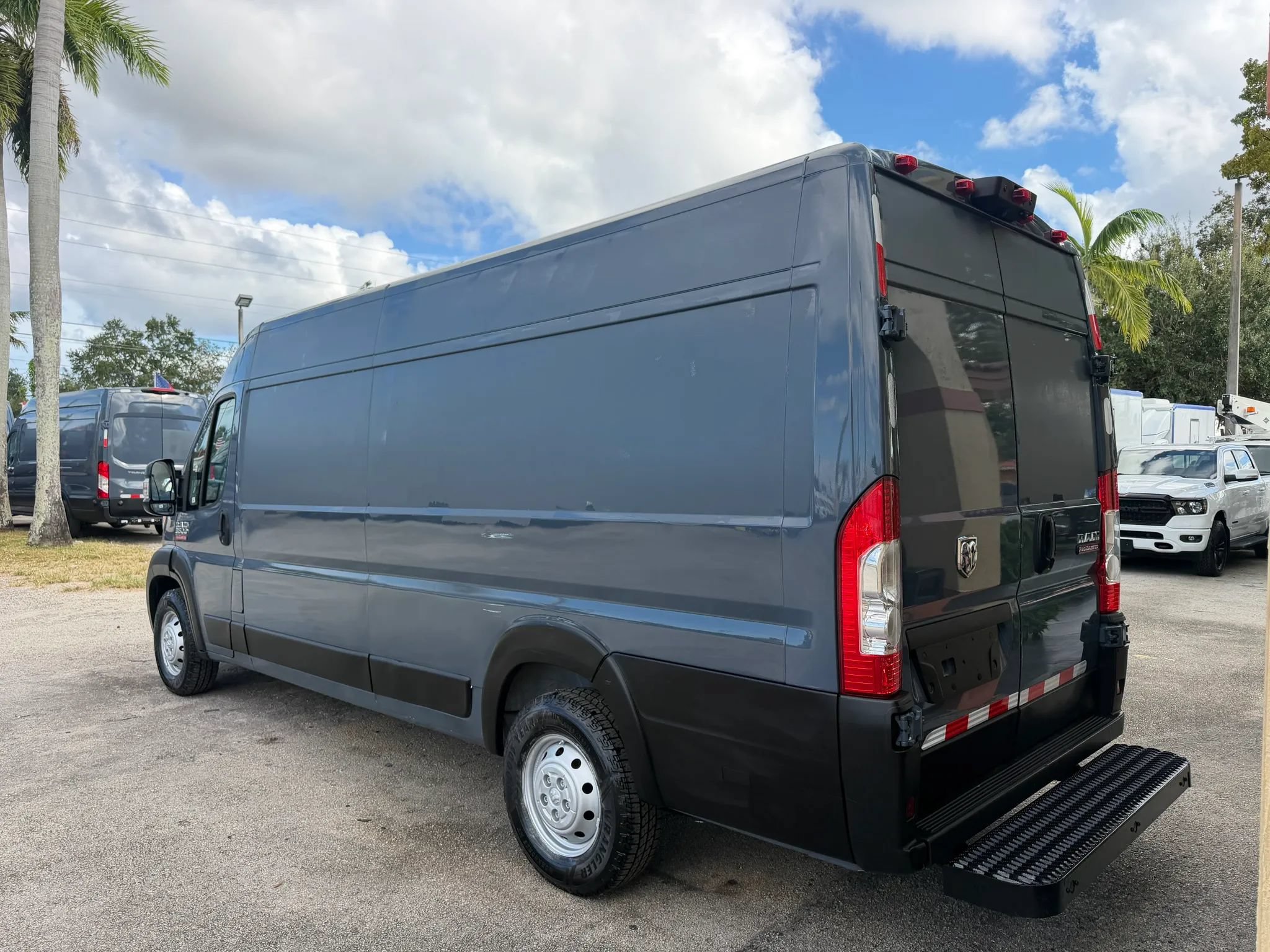 Used 2020 RAM ProMaster 3500 FWD image 3