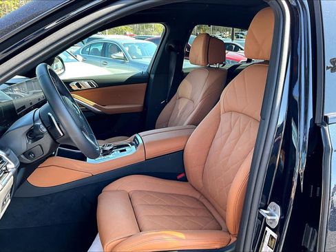 Certified 2025 BMW X6 M60i w/ Dynamic Handling Package image 8