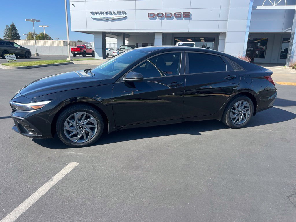 Used 2025 Hyundai Elantra Hybrid FWD image 56