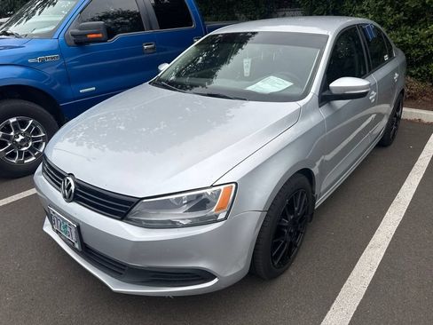 Used 2014 Volkswagen Jetta SE FWD image 1