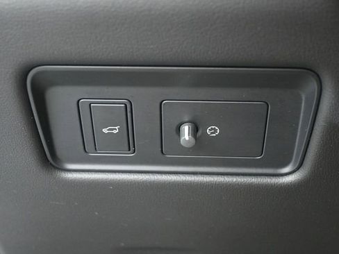 Used 2025 Jaguar F-PACE R-Dynamic S image 16