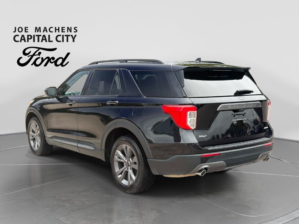 Used 2024 Ford Explorer XLT w/ Equipment Group 202A AWD/4WD image 7
