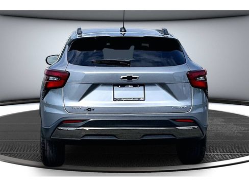 New 2026 Chevrolet Trax ACTIV w/ Sunroof Package FWD image 6