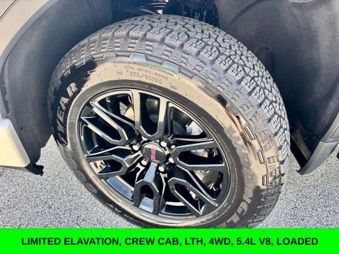 Used 2022 GMC Sierra 1500 Elevation w/ LPO, Elevation Black Package AWD/4WD image 4