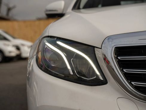 Used 2018 Mercedes-Benz E 300 E 300 4MATIC Sedan 4D w/ Premium 1 Package image 34