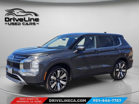 Used 2025 Mitsubishi Outlander SE AWD/4WD image 14