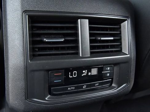 Certified 2023 Volkswagen Atlas SE FWD image 22
