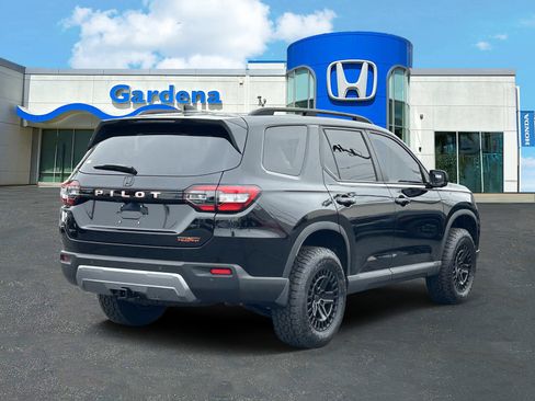 New 2026 Honda Pilot TrailSport image 6