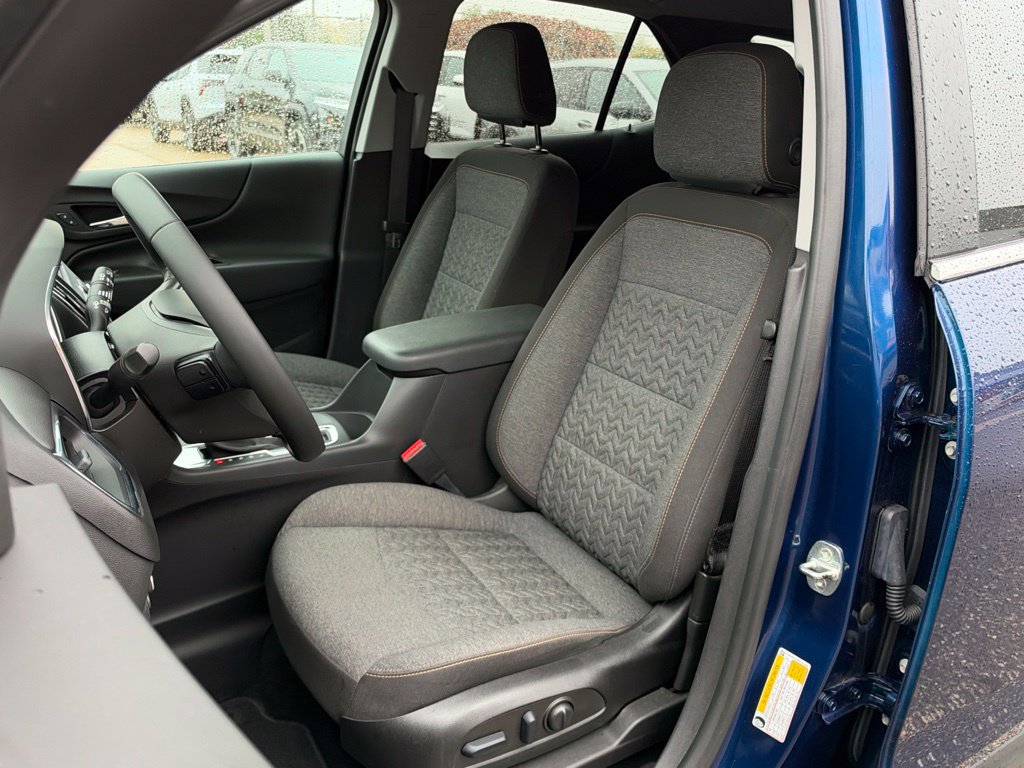 Used 2023 Chevrolet Equinox LT FWD image 11