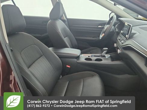 Used 2025 Nissan Altima 2.5 SV AWD/4WD image 30