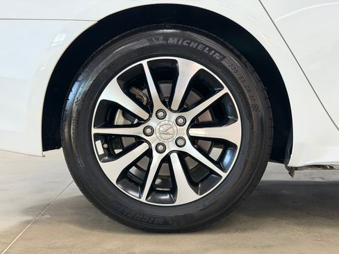 Used 2016 Acura TLX image 9