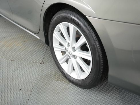 Used 2013 Toyota Camry XLE w/ Leather Pkg FWD image 62