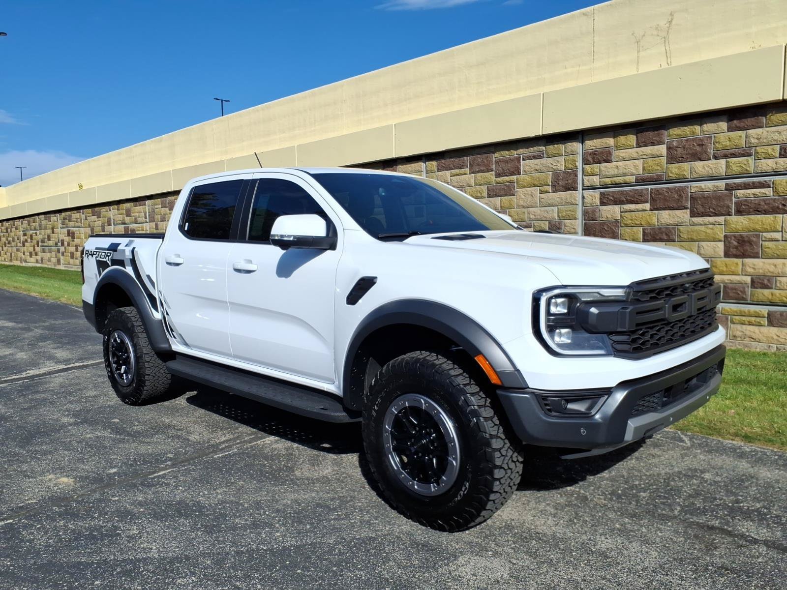 Used 2025 Ford Ranger Raptor AWD/4WD image 1