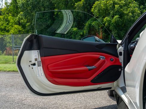 Used 2022 Ferrari F8 Tributo RWD image 23