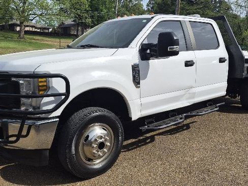 Used 2018 Ford F350 XL w/ Power Equipment Group image 3