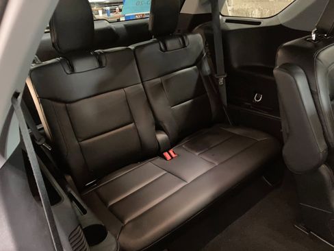 Used 2023 Ford Explorer XLT w/ Equipment Group 202A image 8