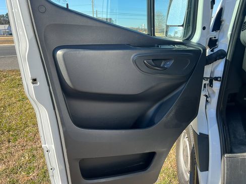 Used 2020 Mercedes-Benz Sprinter 2500 image 16