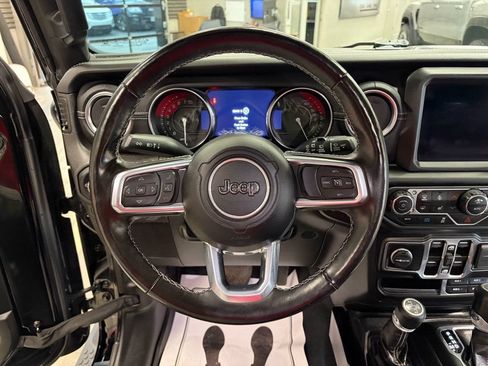 Used 2022 Jeep Wrangler Unlimited Sahara w/ Cold Weather Group AWD/4WD image 9