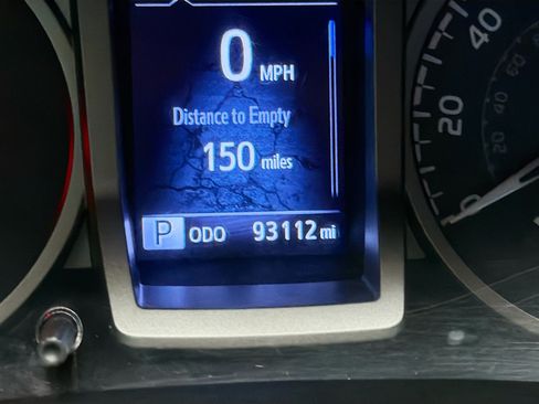Used 2019 Toyota Tacoma SR5 RWD image 8