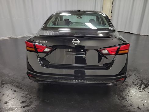Used 2025 Nissan Altima 2.5 SV FWD image 7