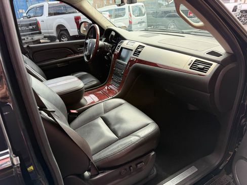 Used 2008 Cadillac Escalade EXT AWD/4WD image 17