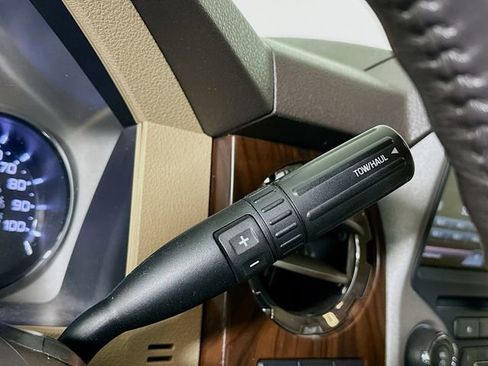 Used 2016 Ford F350 Lariat image 17